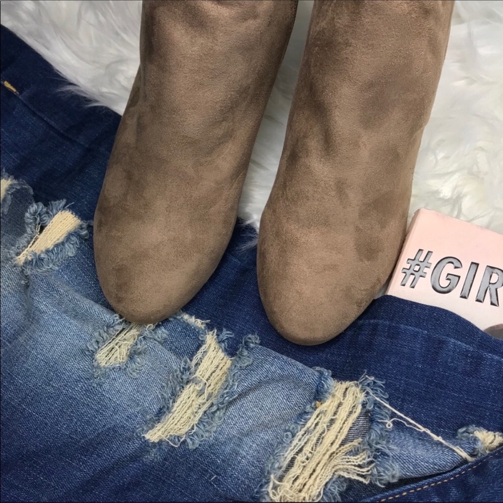 LAST PAIR Size 8,5❗️TAUPE ALMOND TOE ANKLE BOOT 👢 - Picture 3 of 6